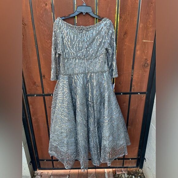 Mac Duggal HIGH NECK ABOVE ELBOW SLEEVE EMBELLISHED A LINE DRESS size 10 NWT - Picture 2 of 10